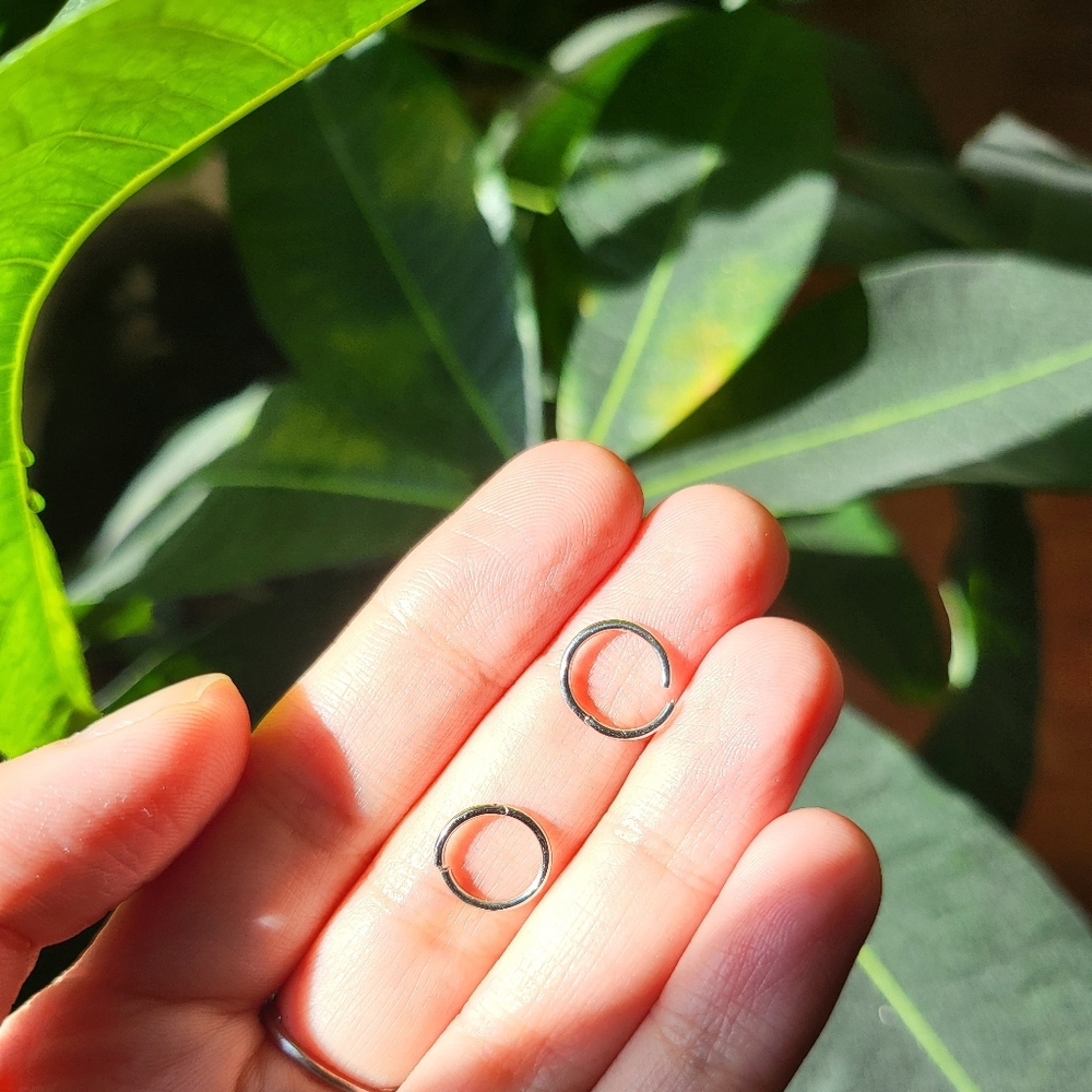 Solid Platinum Hoop Rings - Picture 5 of 7